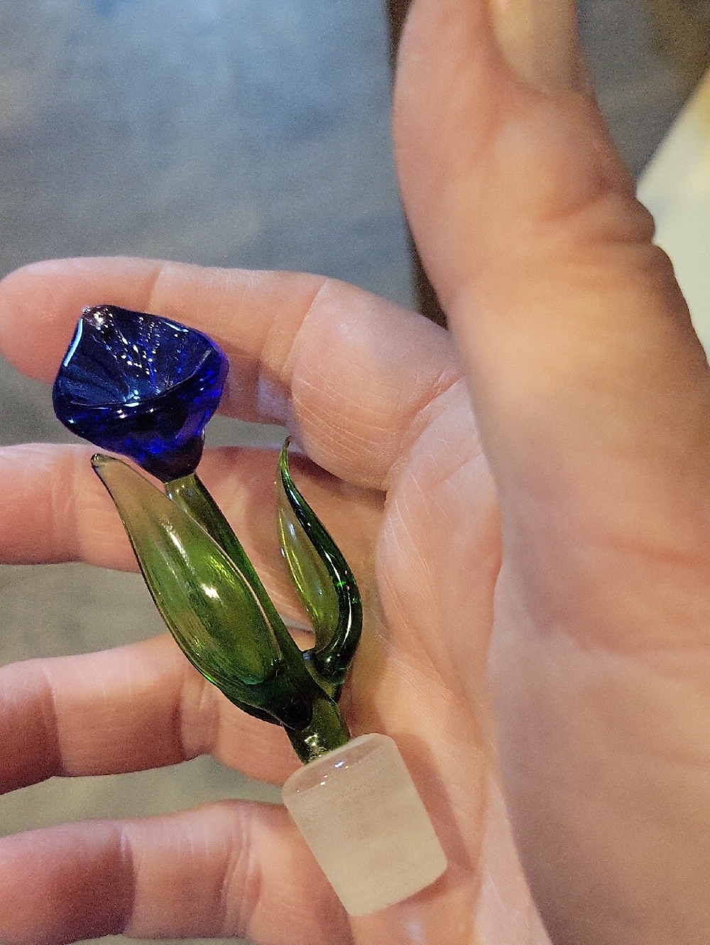 Handmade Glass Italian Perfume Bottle W/ Flower Stopper,Perfect Cond. - Picture 3 of 8